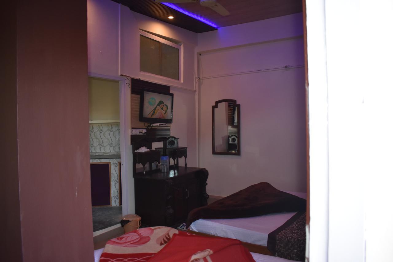 Hotel Akanksha Anand Plaza 무소리에 외부 사진