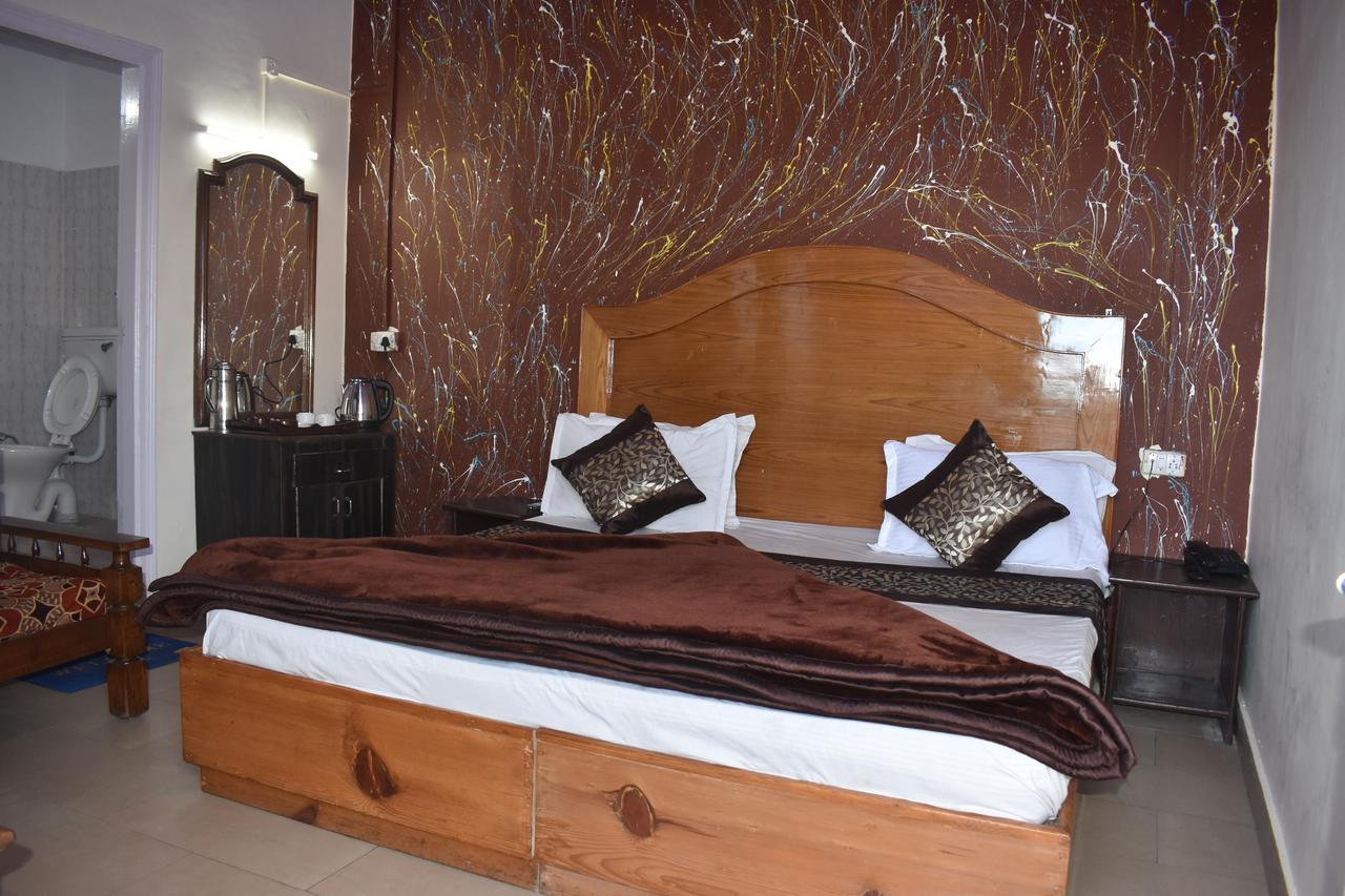 Hotel Akanksha Anand Plaza 무소리에 외부 사진